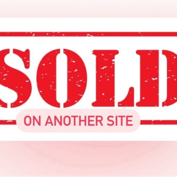 A NWT Taylor Good Size 8 cocktail dress. Flattering on most any figure. - Picture 1 of 4